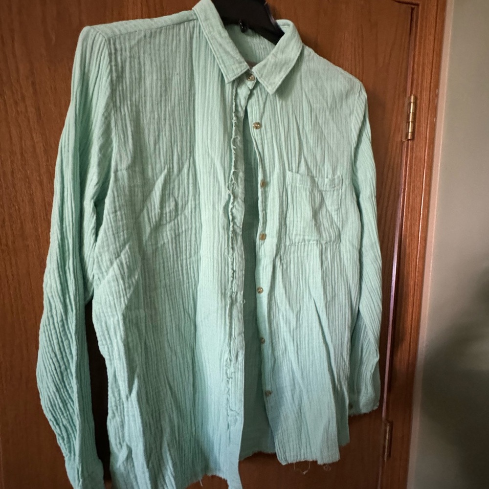 BNWT Mint Green Linen Button Down